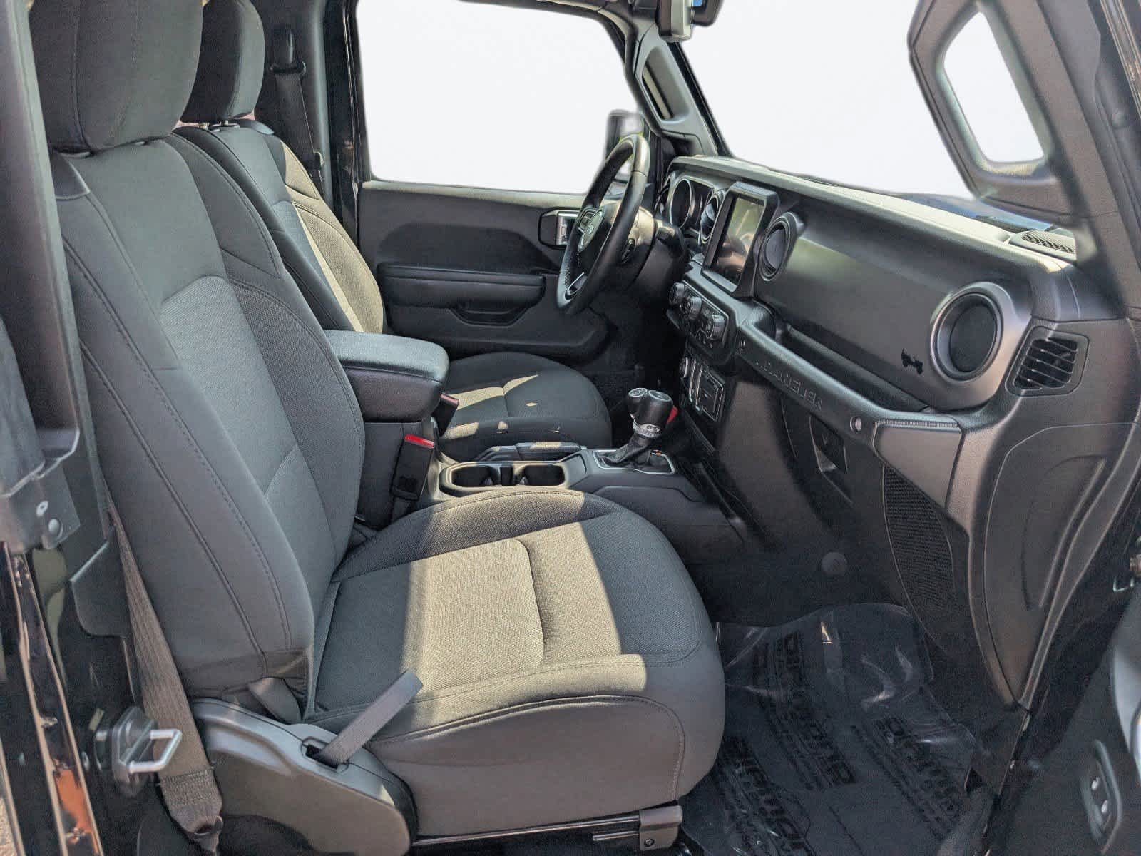 Vehicle image 10 of 26