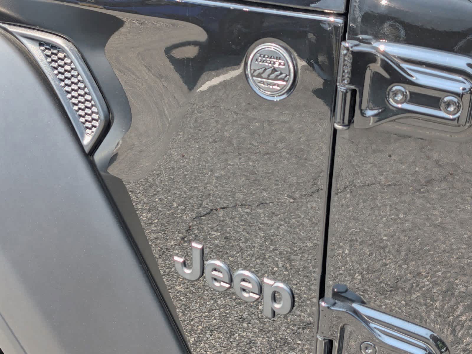 Vehicle image 25 of 26