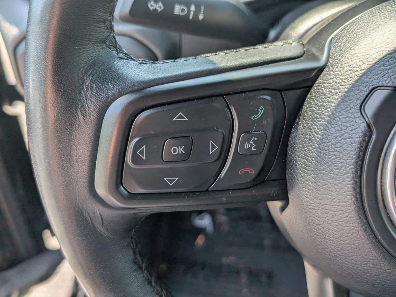 Vehicle image 21 of 26