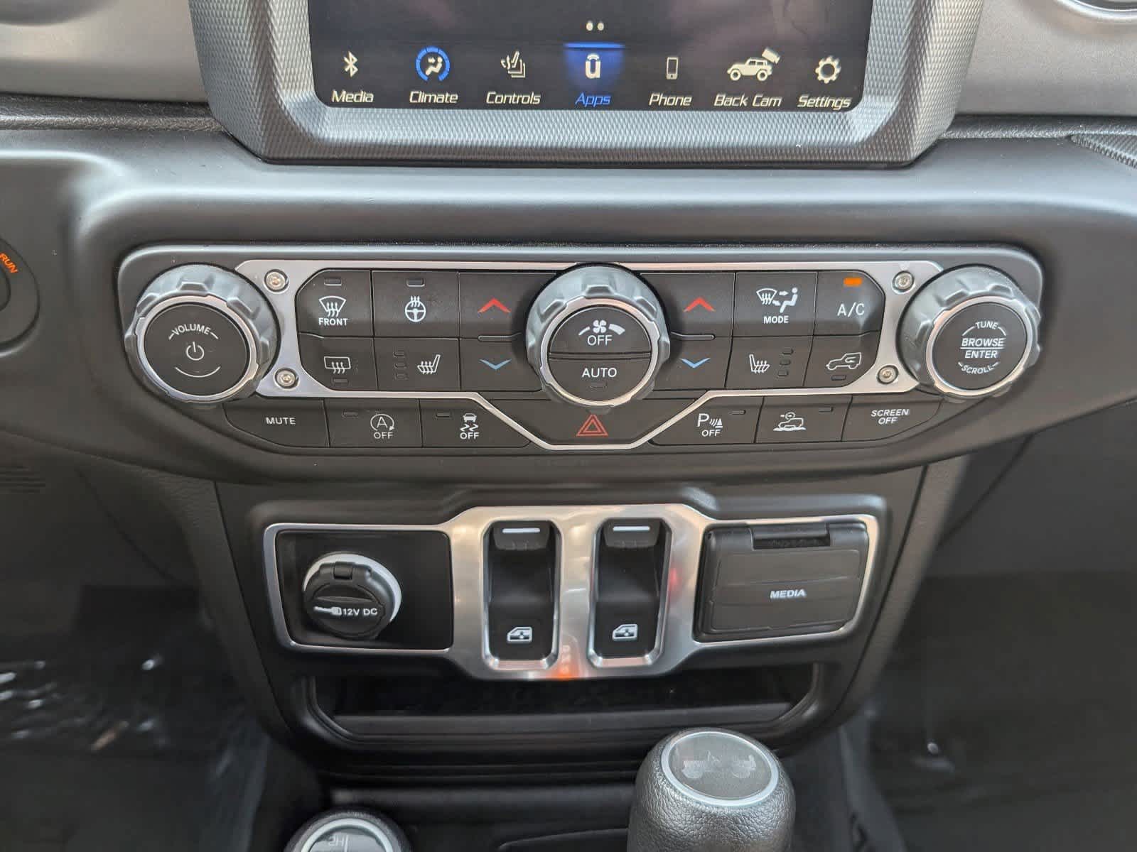 Vehicle image 18 of 26