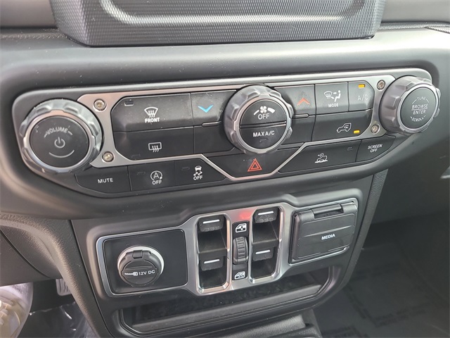 Vehicle image 26 of 35