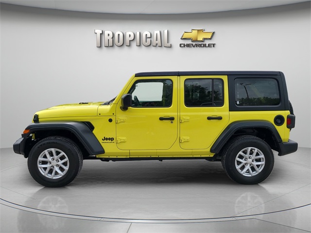 Vehicle image 10 of 35