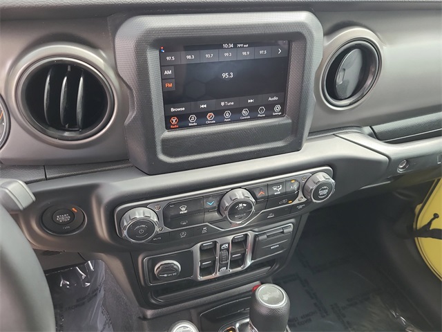 Vehicle image 25 of 35