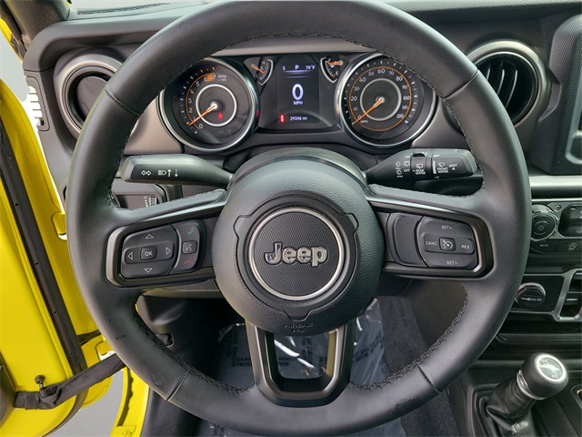 Vehicle image 21 of 35