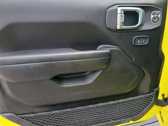 Vehicle image 28 of 35