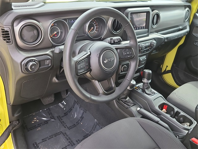 Vehicle image 18 of 35