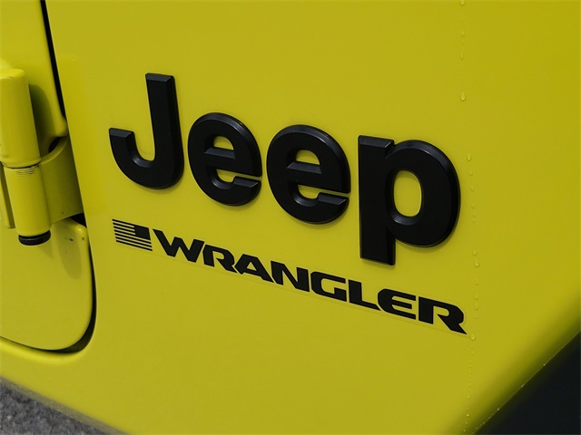 Vehicle image 33 of 35