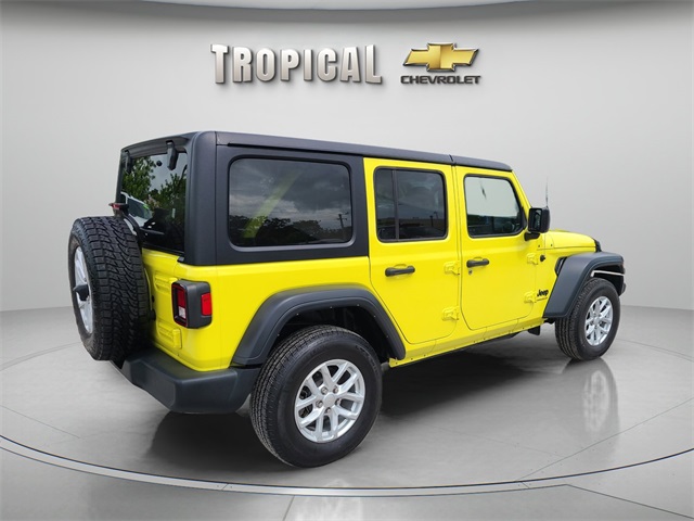 Vehicle image 7 of 35