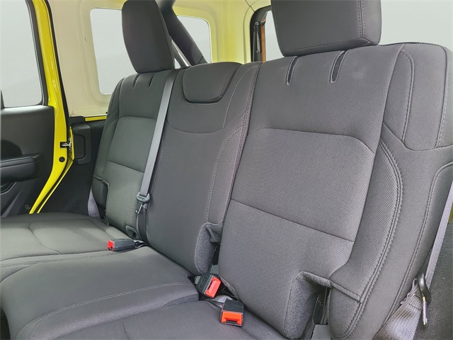 Vehicle image 14 of 35