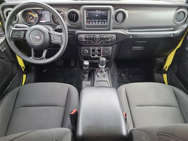 Vehicle image 20 of 35