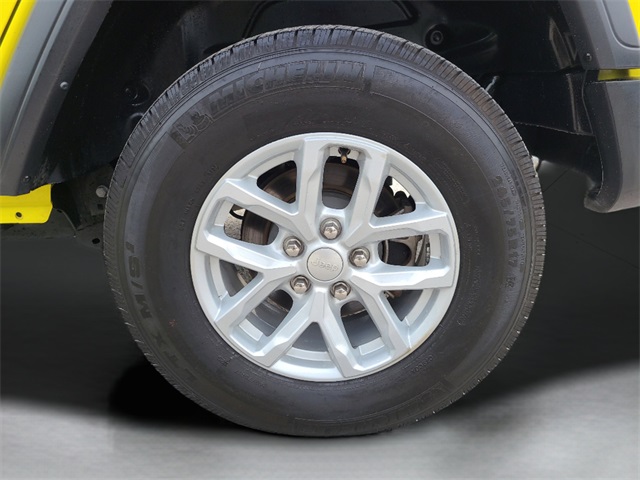 Vehicle image 11 of 35