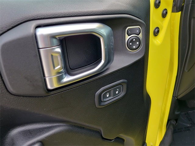 Vehicle image 34 of 35