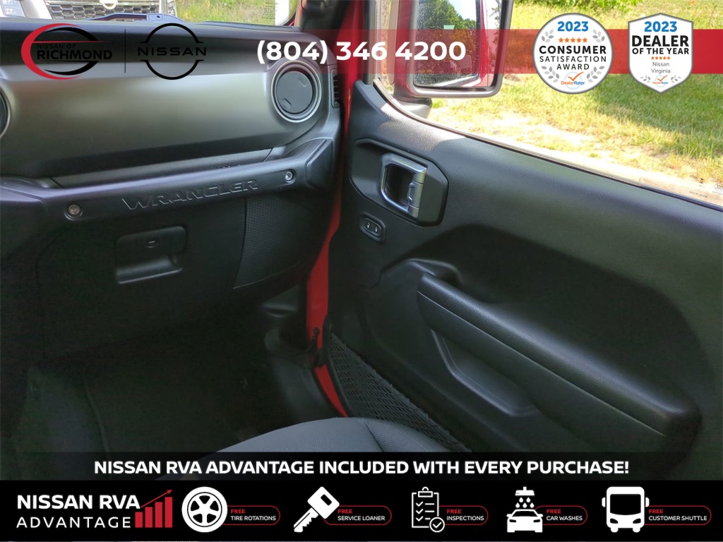 Vehicle image 18 of 38