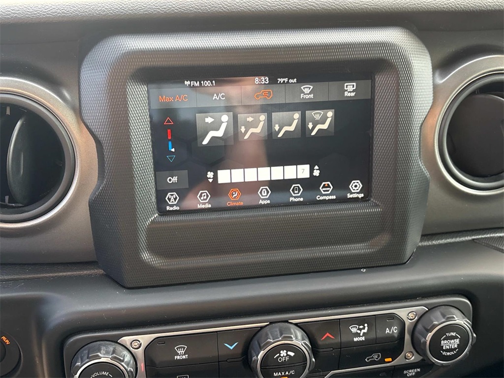 Vehicle image 22 of 32