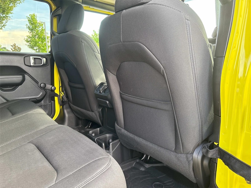Vehicle image 12 of 32