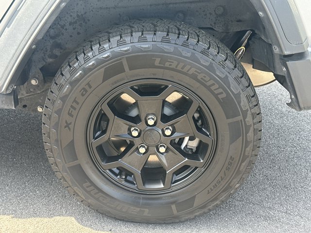 Vehicle image 20 of 33