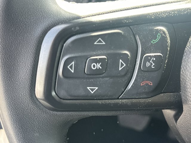 Vehicle image 25 of 33