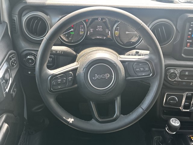 Vehicle image 24 of 33