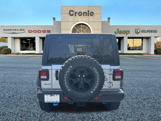 Vehicle image 5 of 33