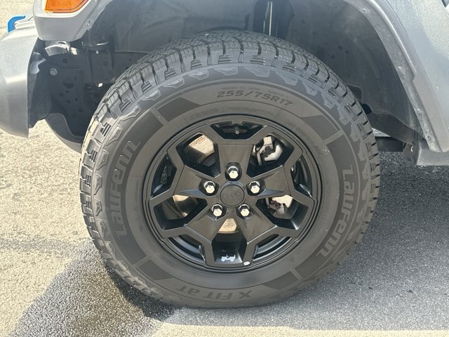 Vehicle image 11 of 33