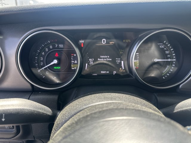 Vehicle image 27 of 33