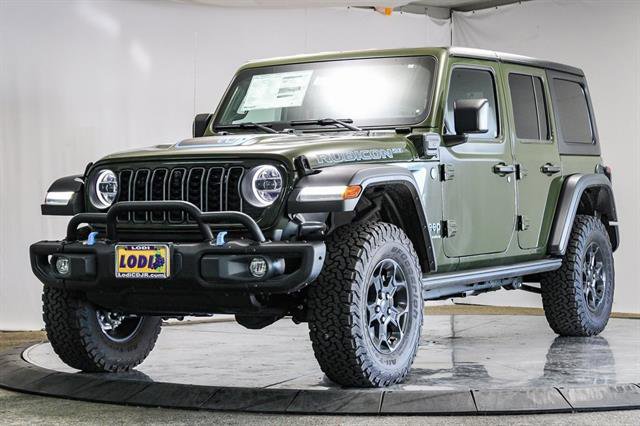 Vehicle image 2 of 61