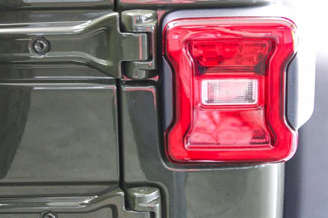Vehicle image 13 of 61