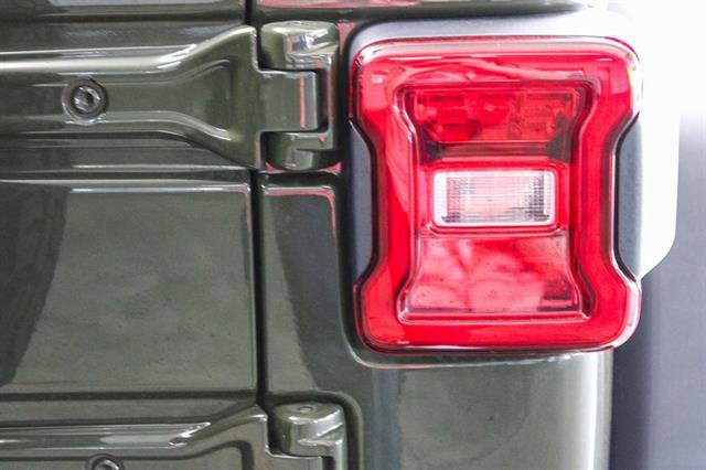 Vehicle image 37 of 61