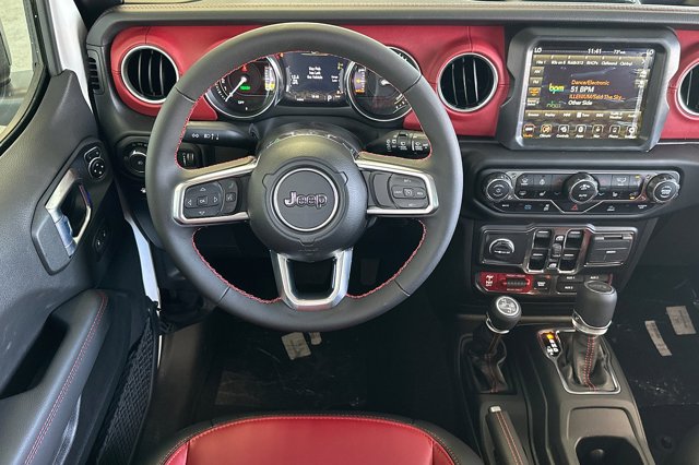 Vehicle image 11 of 24