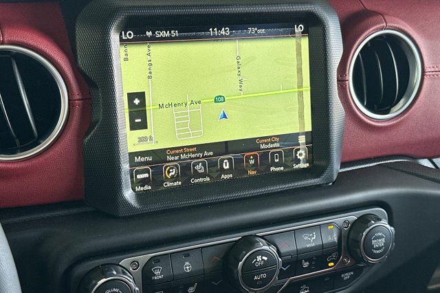 Vehicle image 16 of 24