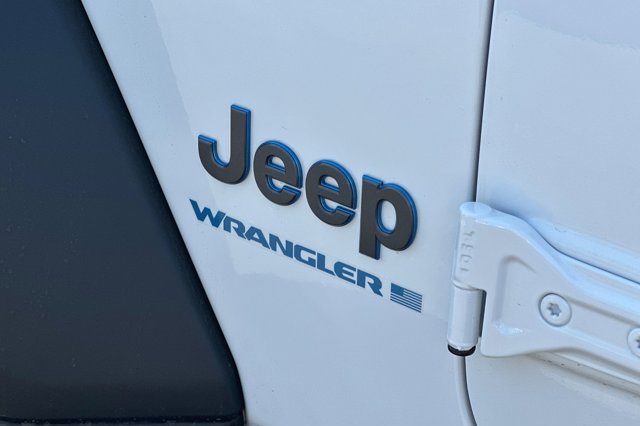 Vehicle image 23 of 24