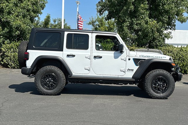 Vehicle image 3 of 24