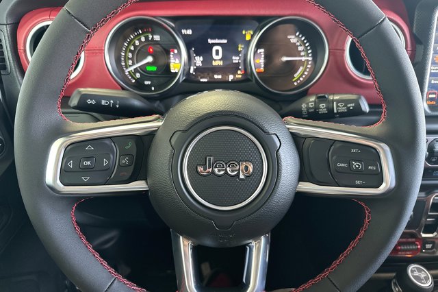 Vehicle image 20 of 24