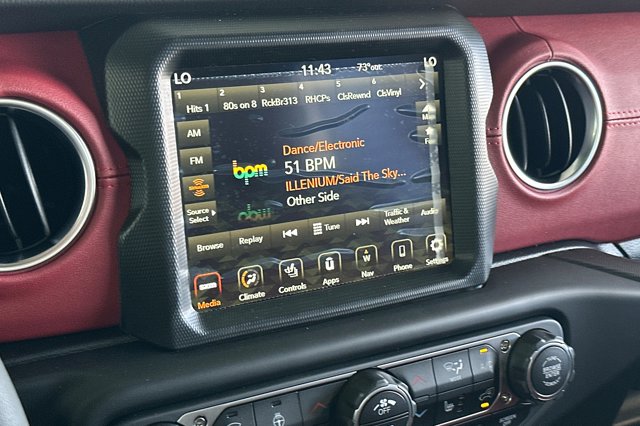 Vehicle image 15 of 24