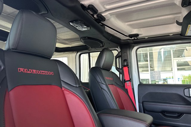 Vehicle image 14 of 24
