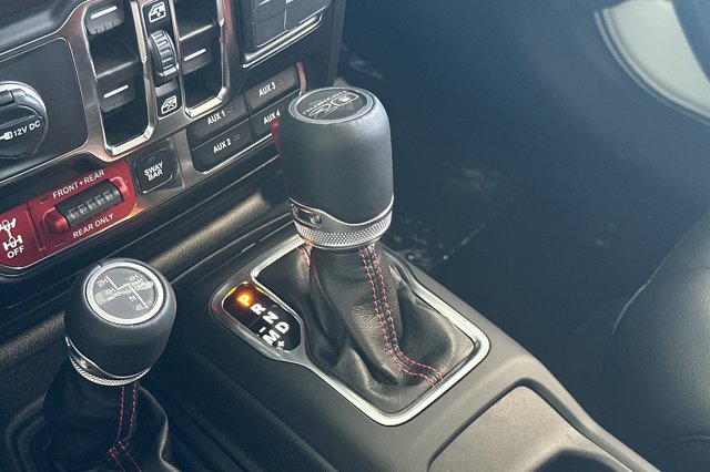 Vehicle image 19 of 24