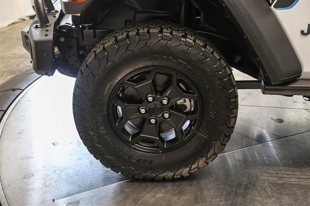 Vehicle image 15 of 54
