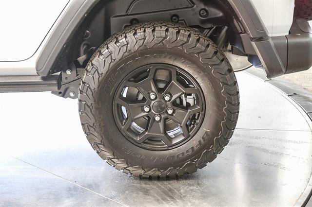 Vehicle image 16 of 54