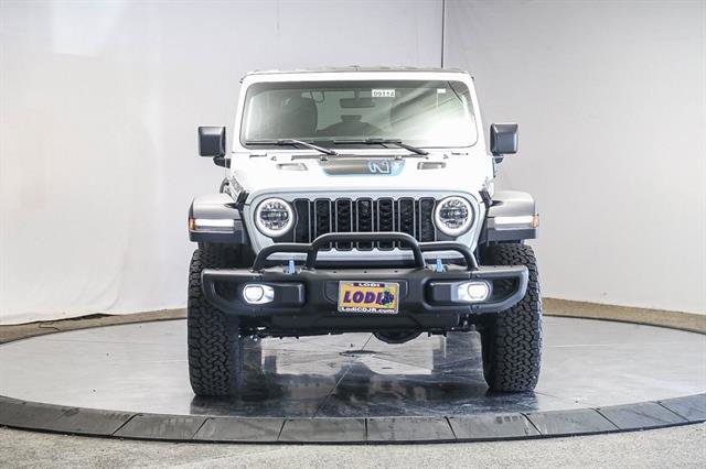 Vehicle image 4 of 54