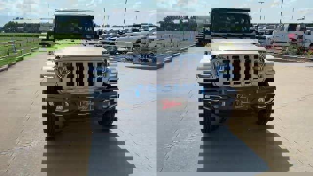 2023 Jeep Wrangler 4xe Sahara Image 2 of 26