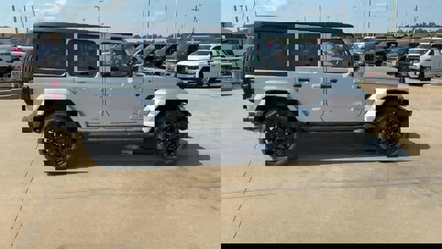 2023 Jeep Wrangler 4xe Sahara Image 5 of 26