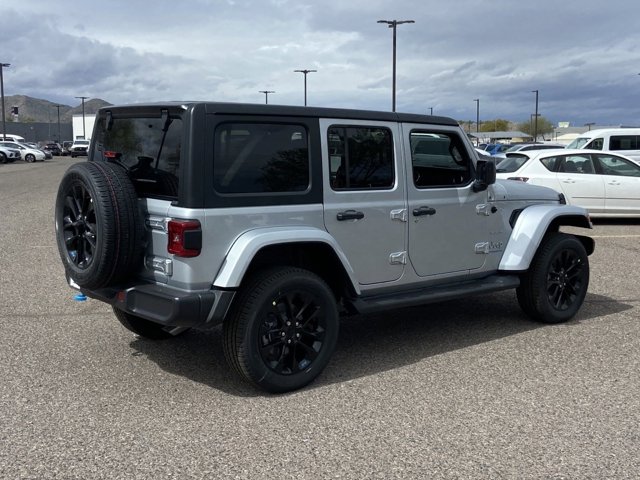 Vehicle image 4 of 19