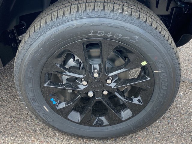 Vehicle image 6 of 19