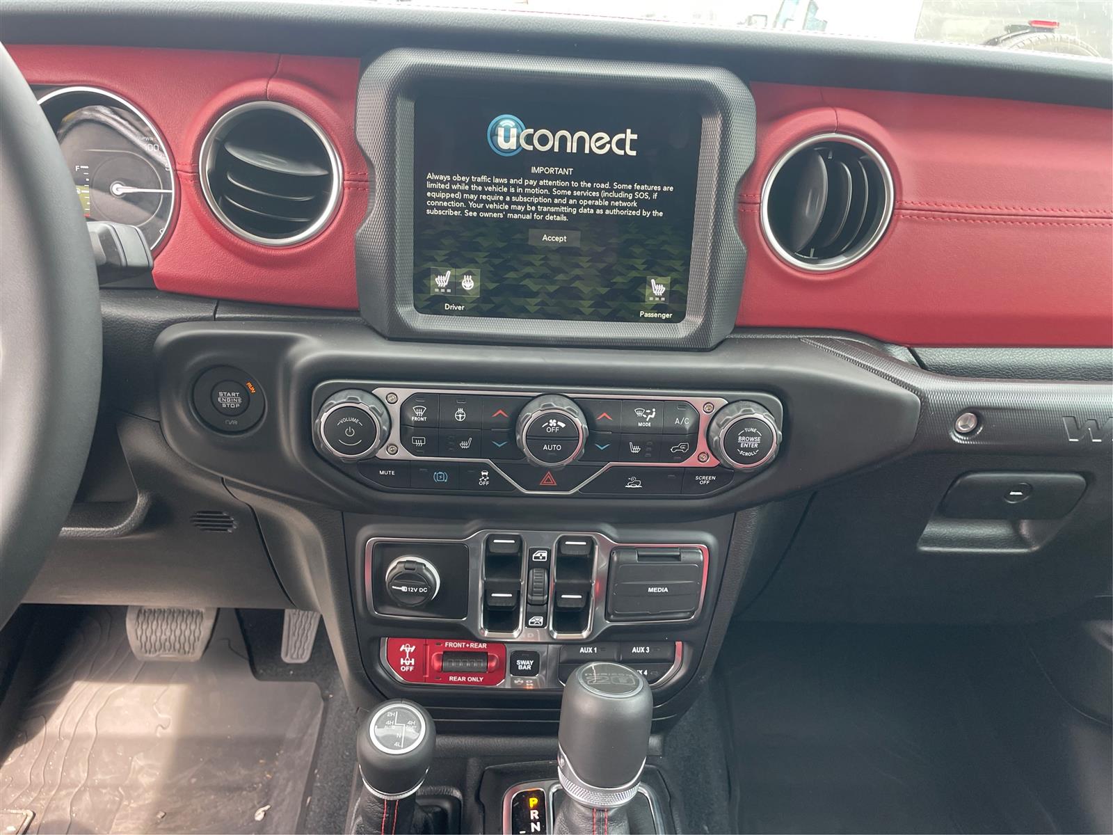 Vehicle image 13 of 22