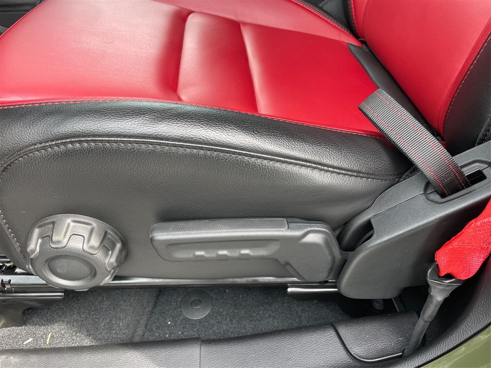 Vehicle image 18 of 22
