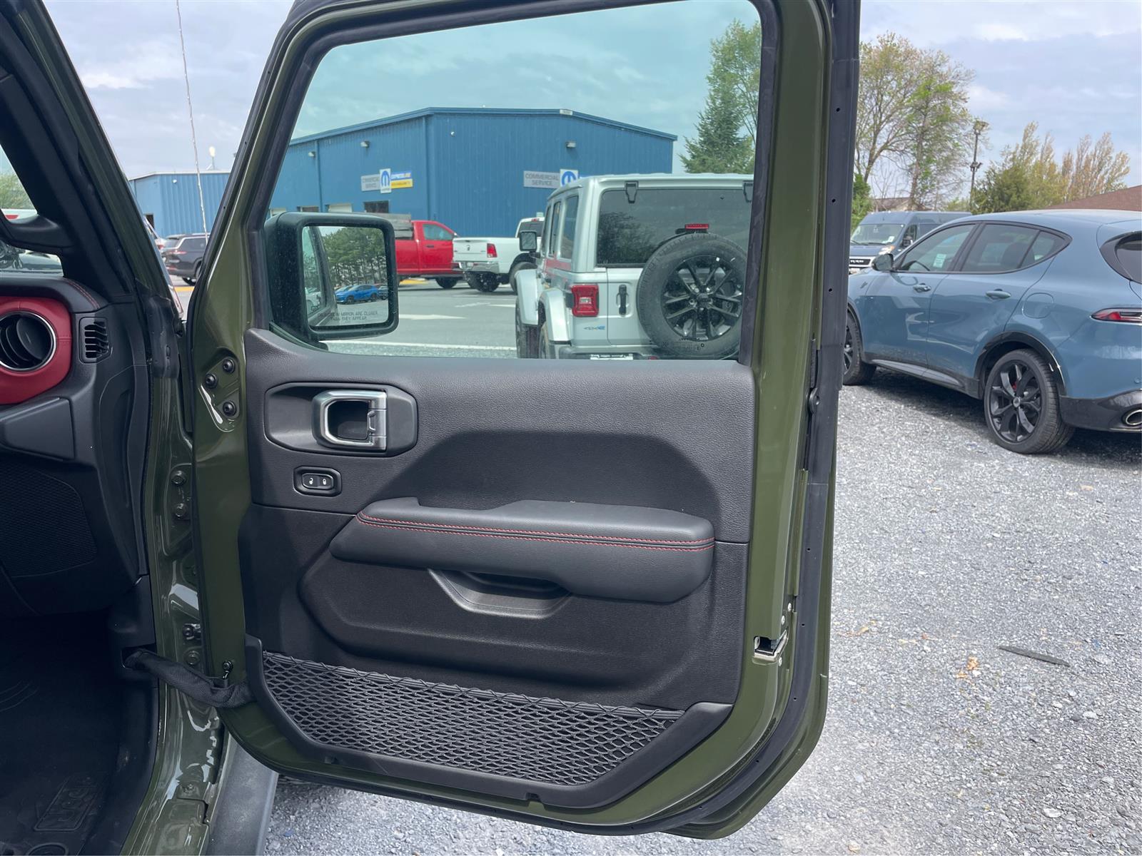 Vehicle image 20 of 22