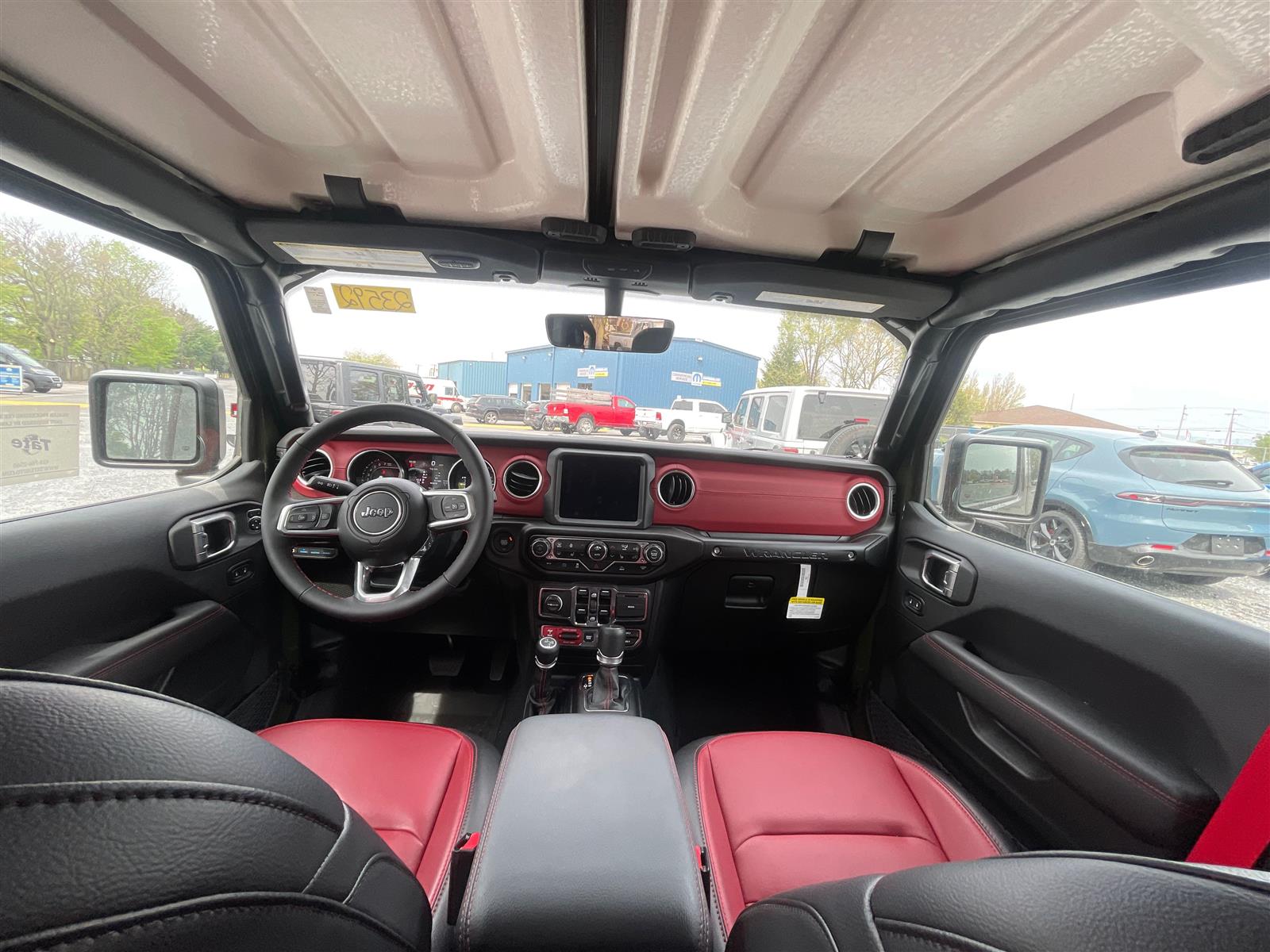 Vehicle image 21 of 22
