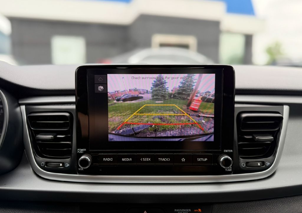 Vehicle image 14 of 17