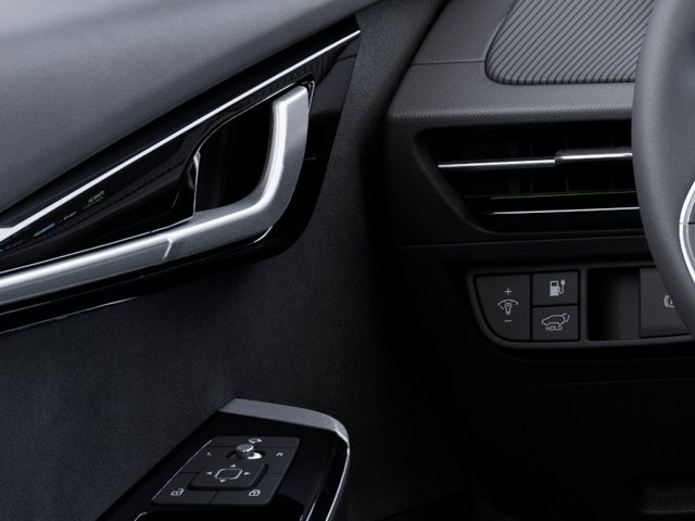 Vehicle image 23 of 24