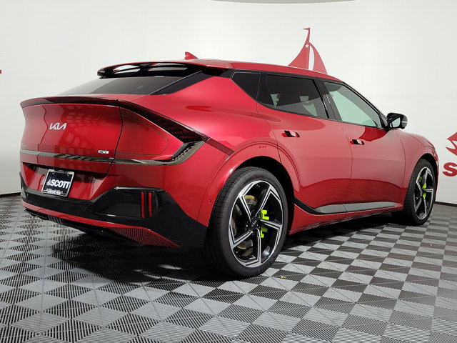 Vehicle image 4 of 24